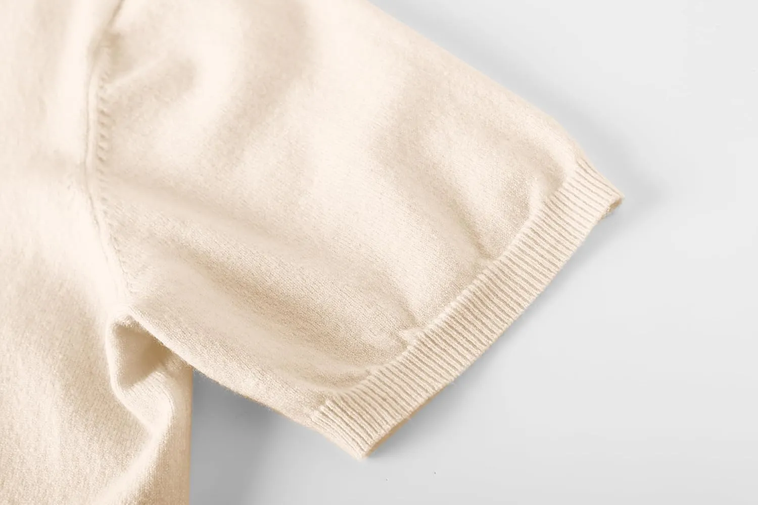 Betusline Women's Pullover Sweaters Soft TopsShort Sleeves Sweaters.