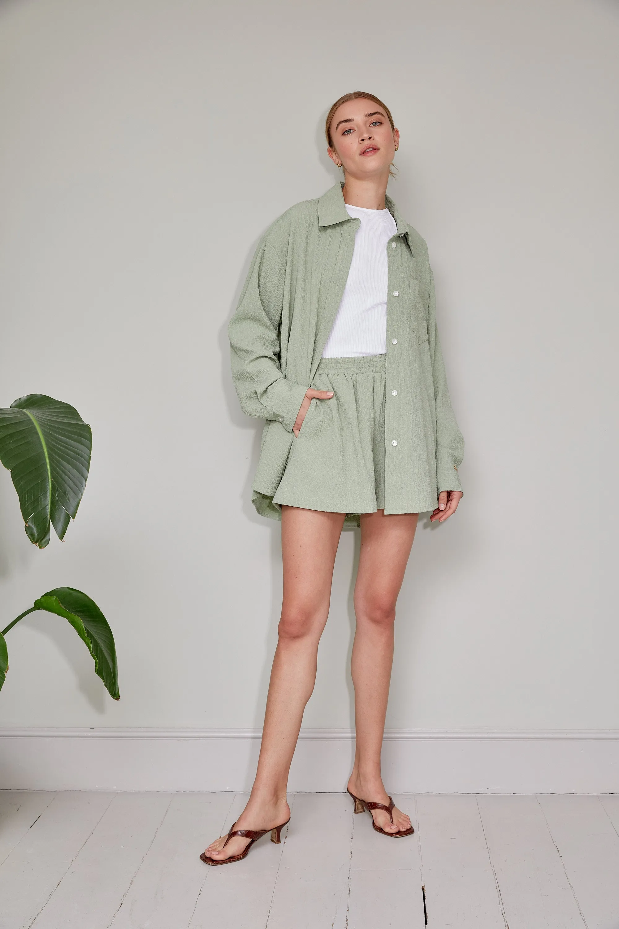 TROUINIA SHORTS